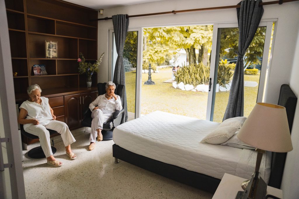 habitacion del hogar mis canitas doradas cali